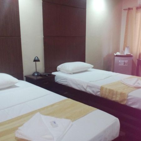 Manana Hotel Olongapo Room photo